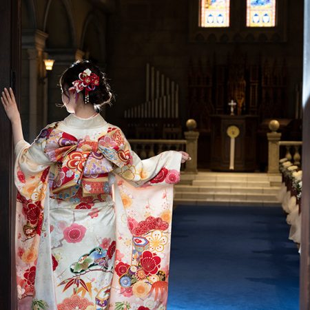 結婚式やパーティーで活用！　振袖姿の予行演習