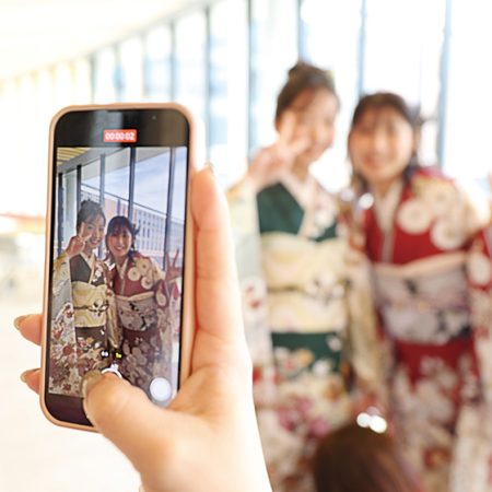 「着たい」より「映える」時代へ写真文化と振袖デザインの進化